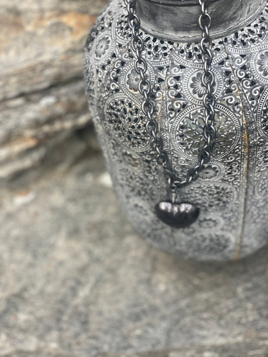 Elephant & Heart Necklace (Caviar Black)